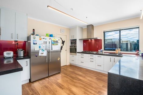 Photo of property in 32 Banks Boulevard, Whitby, Porirua, 5024