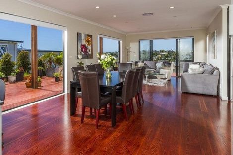 Photo of property in 22 Caldera Drive, Long Bay, Auckland, 0630