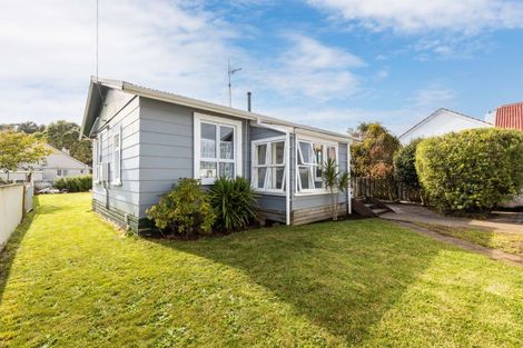 Photo of property in 52 Blake Street, Waitara, 4320