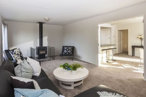 Photo of property in 23 Denniston Crescent, Redwood, Christchurch, 8051