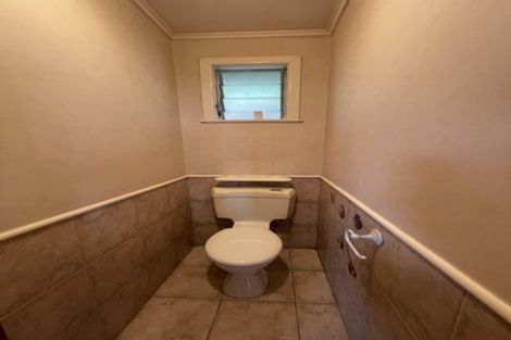 Photo of property in 16 Cypress Place, Sunnynook, Auckland, 0620