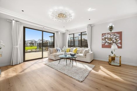 Photo of property in 35 Park Green Avenue, Rosehill, Papakura, 2113