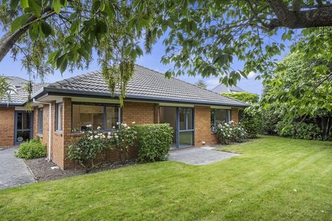 Photo of property in 17 Sutton Place, Dallington, Christchurch, 8061