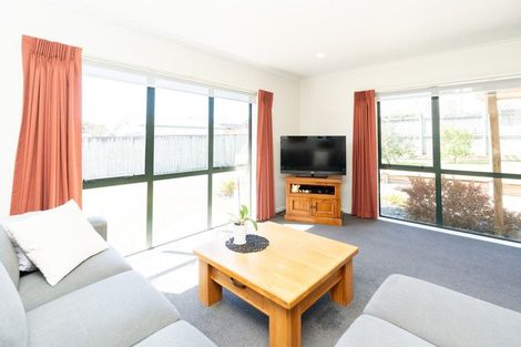 Photo of property in 14 Caulfield Place, Nawton, Hamilton, 3200