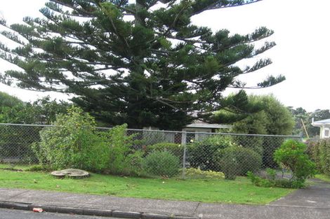 Photo of property in 44 Renata Crescent, Te Atatu Peninsula, Auckland, 0610