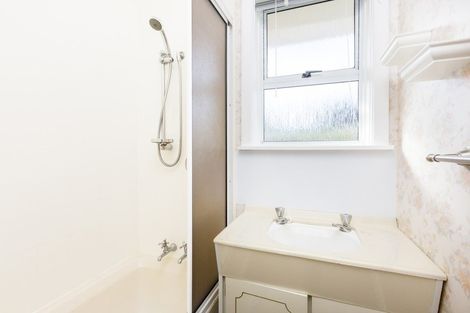 Photo of property in 34 Totara Park Road, Clouston Park, Upper Hutt, 5018