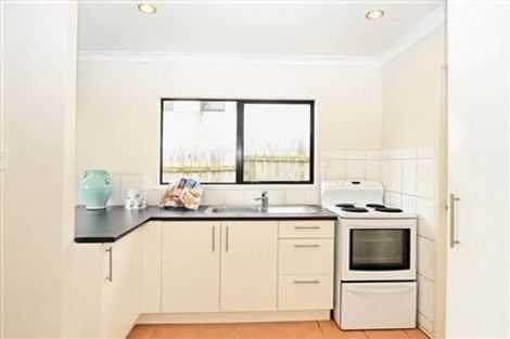 Photo of property in 2/9 Danube Lane, Glen Eden, Auckland, 0602