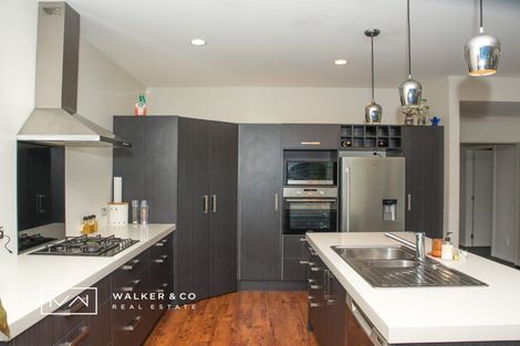 Photo of property in 29 Mcewen Crescent, Riverstone Terraces, Upper Hutt, 5018