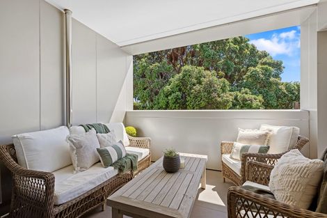 Photo of property in Paramount Apartments, 8/281 Maunganui Road, Mount Maunganui, 3116