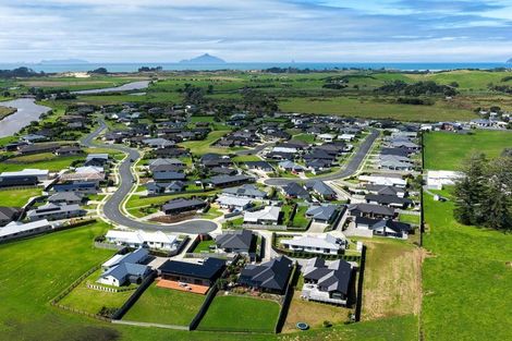 Photo of property in 8 Dram Way, Waipu, 0510