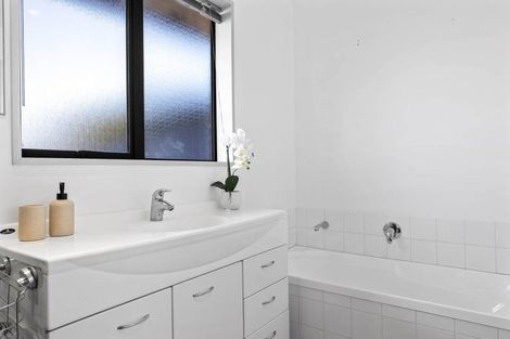 Photo of property in 2 Kirsten Place, Parklands, Christchurch, 8083