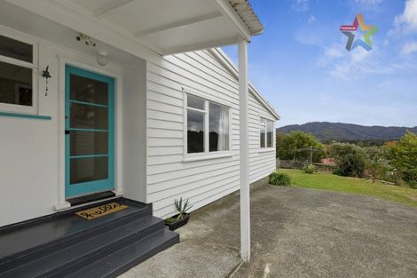 Photo of property in 5 Tyrone Grove, Wainuiomata, Lower Hutt, 5014