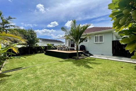 Photo of property in 79 Astley Avenue, New Lynn, Auckland, 0600