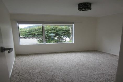 Photo of property in 12 Florio Terrace, Tawa, Wellington, 5028