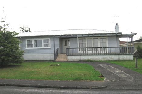 Photo of property in 99 Tiroroa Avenue, Te Atatu South, Auckland, 0610