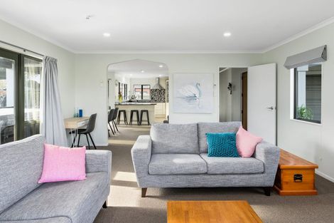 Photo of property in 41 Diomede Glade, Flagstaff, Hamilton, 3210