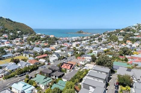 Photo of property in 12/3 Severn Street, Island Bay, Wellington, 6023