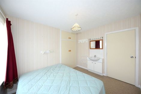 Photo of property in 71 Daniels Road, Redwood, Christchurch, 8051