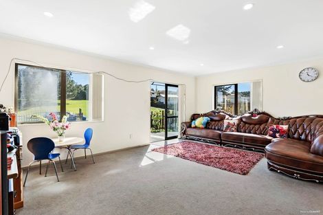 Photo of property in 15 Aronia Way, Goodwood Heights, Auckland, 2105