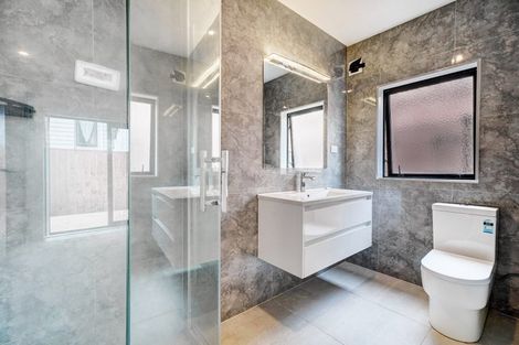 Photo of property in 31 Shibata Rise, Ranui, Auckland, 0612