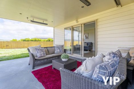 Photo of property in 38 Havana Rise, Grenada Village, Wellington, 6037