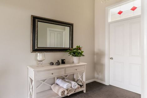 Photo of property in 43 Knowles Street, Terrace End, Palmerston North, 4410