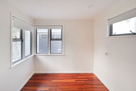 Photo of property in 8 Kenmore Street, Newlands, Wellington, 6037