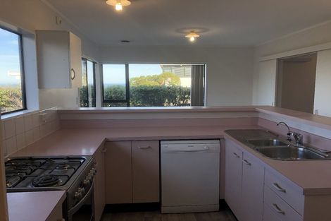 Photo of property in 2 Birkhall Grove, Strathmore Park, Wellington, 6022