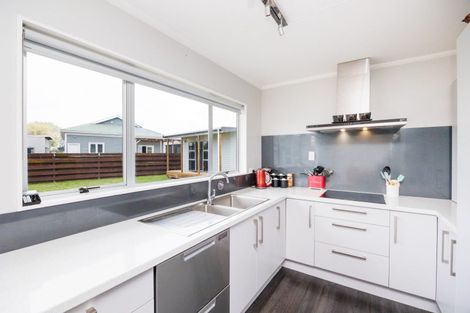 Photo of property in 25 Palliser Place, Milson, Palmerston North, 4414