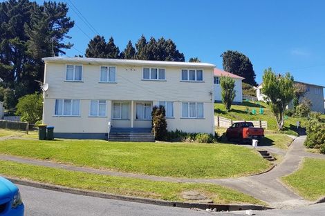 Photo of property in 2a-2b Devon Place, Cannons Creek, Porirua, 5024