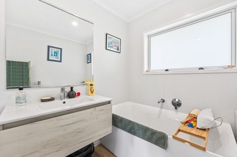 Photo of property in 3241 Paparoa-oakleigh Road, Paparoa, 0571