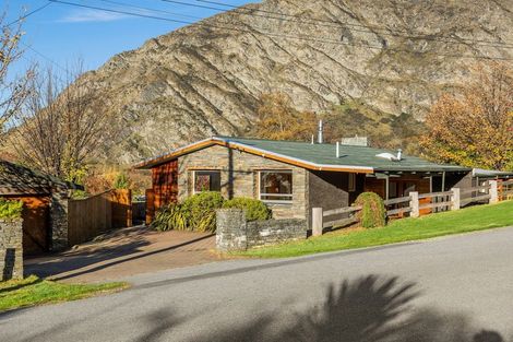 Photo of property in 38 Mcchesney Road, Arthurs Point, Queenstown, 9371