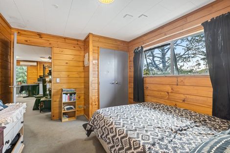 Photo of property in 46 Easton Park Parade, Glenfield, Auckland, 0629