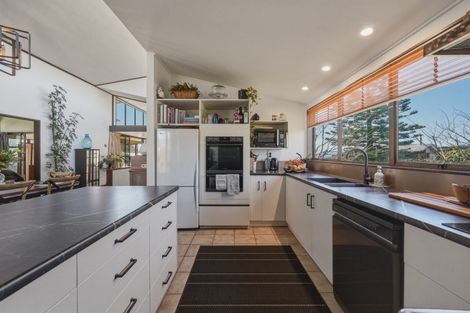 Photo of property in 2 Exeter Place, Tihiotonga, Rotorua, 3015