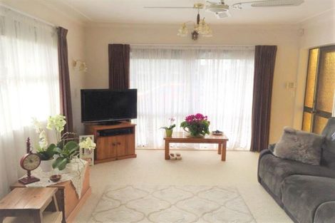 Photo of property in 2/1 Landscape Road, Papatoetoe, Auckland, 2025