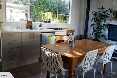 Photo of property in 1/4 Tawa Road, Te Atatu Peninsula, Auckland, 0610