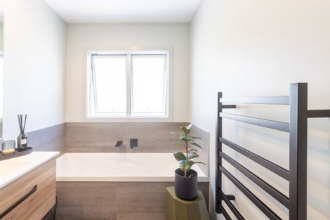 Photo of property in 224 Seafield Road, Eskdale, Napier, 4182