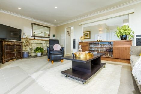 Photo of property in 1/88 Hebron Road, Waiake, Auckland, 0630