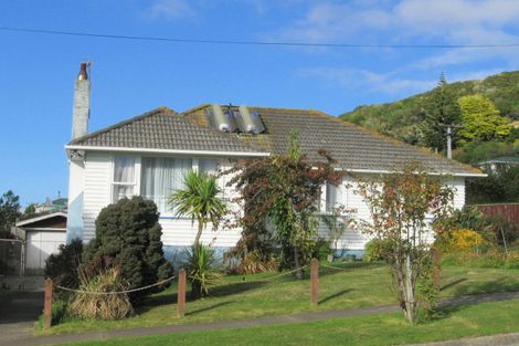 Photo of property in 5 Waiho Terrace, Elsdon, Porirua, 5022