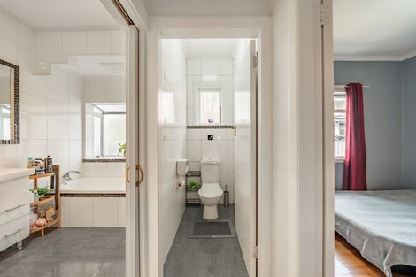 Photo of property in 22 Saint Ronans Avenue, Waterloo, Lower Hutt, 5011