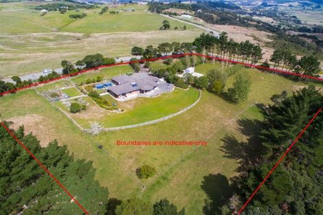 Photo of property in 355 Kiwitahi Road, Helensville, 0875