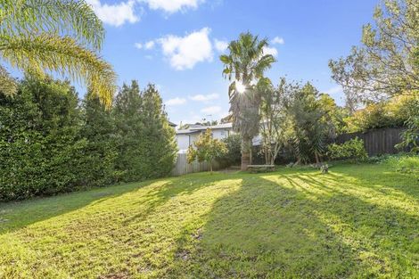 Photo of property in 43 Atkinson Road, Titirangi, Auckland, 0604