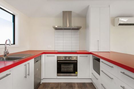 Photo of property in 2/4 Nova Place, Christchurch Central, Christchurch, 8011