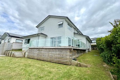 Photo of property in 15 Tuatini Place, Long Bay, Auckland, 0630