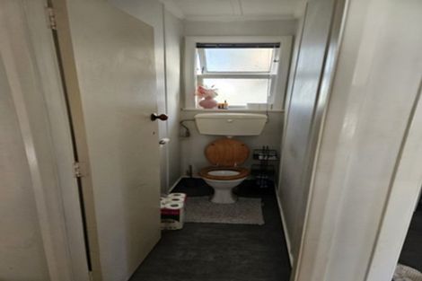 Photo of property in 56 Banbury Crescent, Fairfield, Hamilton, 3214