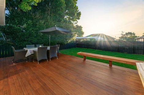 Photo of property in 8 Spence Road, Henderson, Auckland, 0612