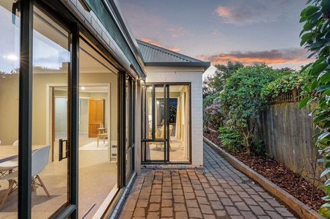 Photo of property in 2/56 Kotare Street, Fendalton, Christchurch, 8041