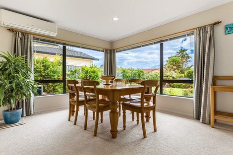 Photo of property in 1 Astor Place, Orewa, 0931