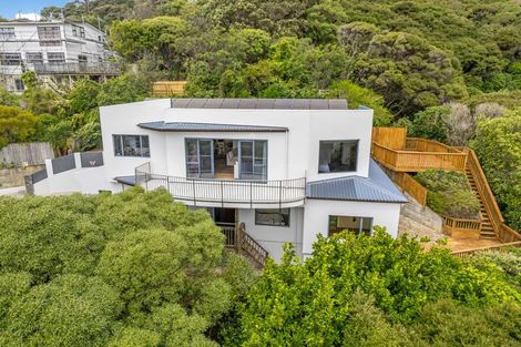 Photo of property in 8a Kiriwai Road, Paremata, Porirua, 5024