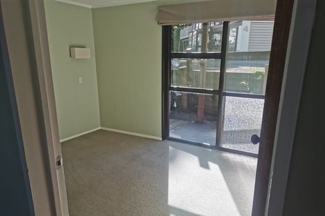 Photo of property in 3/6 Baring Terrace, Strandon, New Plymouth, 4312